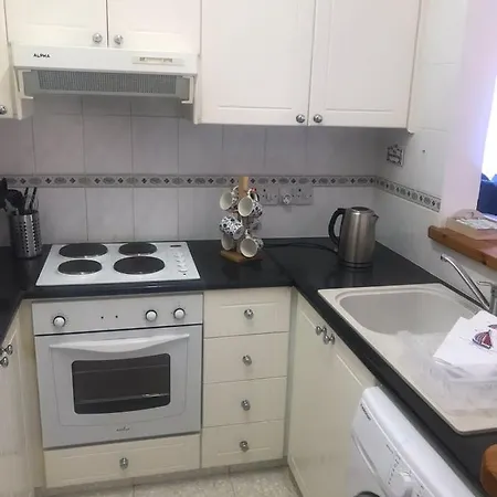 Magnificent 2 Bed Penthouse In Regina Gardens Appartement
